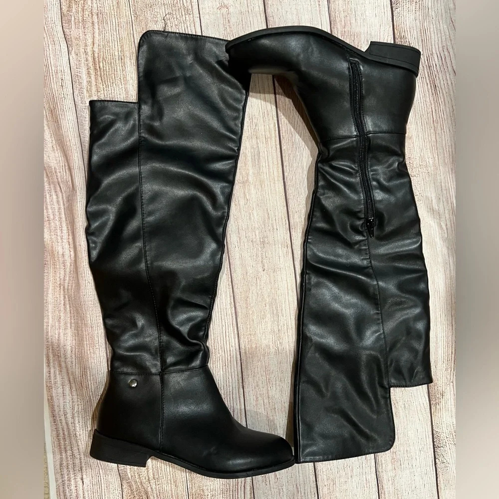 New CHARLOTTE RUSSE WOMEN'S BLACK ZIPPED HEELED OVER THE KNEE BOOTS SIZE 7